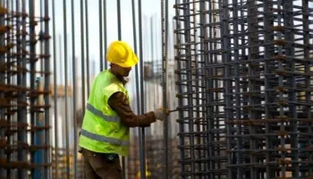 Ndërtimi po shkon drejt shtrenjtimit/ Bie çmimi i materialeve, por rritet kostoja për krahun e punës