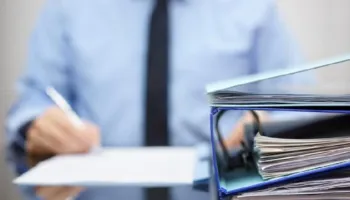 Ndryshimi i kontratave pas firmosjes, drafti i ri vendos kufizime për vlerën