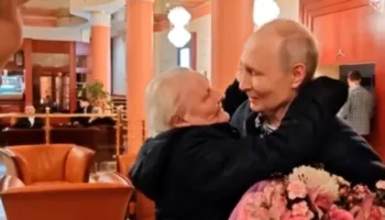 Në botën e Putinit asgjë nuk është ashtu siç duket/ Jeta e kontrolluar e takimeve publike të liderit të Kremlinit