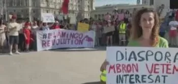 “Në mbrojtje të vendit”/ Protestat kundër Ramës vijojnë edhe në Europë, shqiptarët mblidhen sërish në Vjenë
