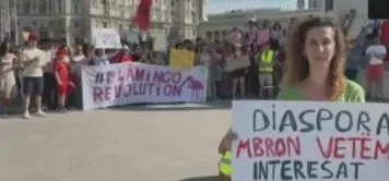 “Në mbrojtje të vendit”/ Protestat kundër Ramës vijojnë edhe në Europë, shqiptarët mblidhen sërish në Vjenë