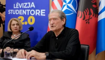 “Në qoftë se ka njeri që ka tradhtuar Shqipërinë dhe shqiptarët sa Edi Rama, nuk ka”/ Berisha: Plaçkitës i vendit