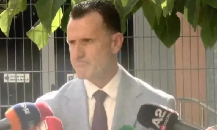 “Nëse krahason Metën me dy terroristë, problemi është i gjykatës”/ Avokati i ish-presidentit jashtë GJKKO-së: Kë do thërrasim nga SHBA, George Bush-in?