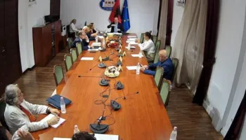 ‘Nëse ndihet e kërcënuar, t’i drejtohet Policisë’, PS reagon pas deklaratës së Koçekut për Bajrat: Reagimet…