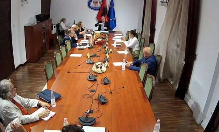 ‘Nëse ndihet e kërcënuar, t’i drejtohet Policisë’, PS reagon pas deklaratës së Koçekut për Bajrat: Reagimet…