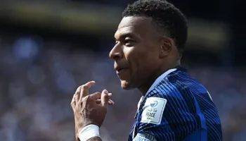 “Nëse shënoj, do të festoj duke luajtur flautin”, Mbappé e mbajti premtimin: “Luaj për të bërë histori”