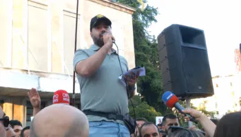 “Nga dorëheqja te shfuqizimi i Paketës së Maleve”, pesë kërkesat e protestuesve ndaj kryeministrit Rama