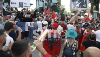 Nga ‘hordhi pushtuese’ te ‘turpi’: Si po thellohet përplasja e Ramës me shqiptarët e rajonit