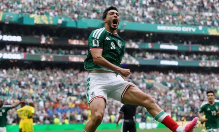 Nga jeta në “fije të perit” te goli në një Botëror, historia unike e sulmuesit të Meksikës, Raul Jimenez