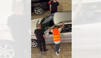 Nga konflikti i çastit në sherr me grushte/ Shoferi në Shkodër përplas qëllimisht me makinë katër persona, zbardhet ngjarja e rëndë