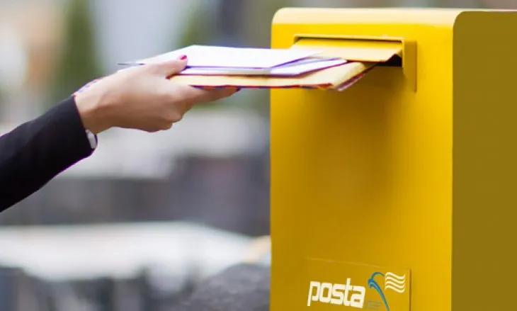 Nga letrat te pakot, si po ndryshon tregu postar në epokën digjitale