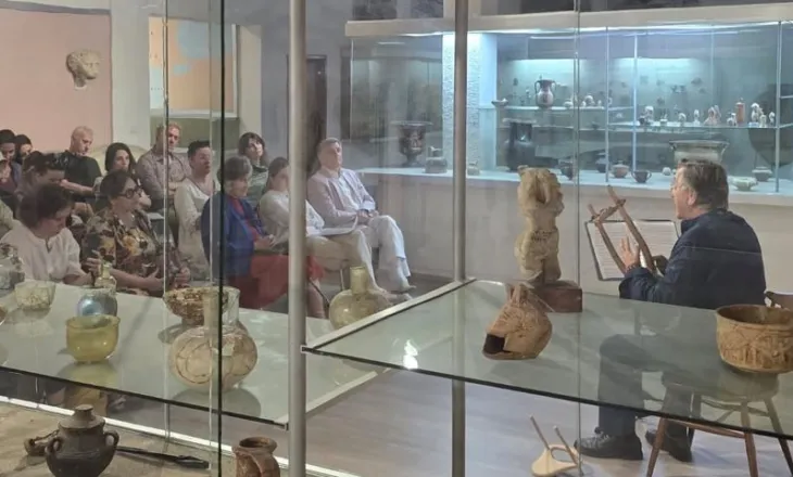 “Nga lira e lashtësisë drejt teatrit lirik”, koncert-konferencë në muzeun Arkeologjik në Tiranë