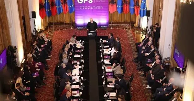 Nga Zvërneci, BE-ja dhe deri te Spiropali e Koçeku, zbardhet AGJENDA e mbledhjes së socialistëve, ja temat e nxehta…
