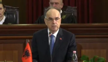 Ngjarja e rëndë në Maliq, reagon presidenti Begaj: I shpreh ngushëllime familjes së efektivit që humbi jetën
