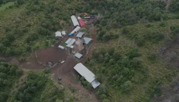 Ngjarja në Maliq, në banesën e autorit u gjetën dy dronë, armë dhe radio