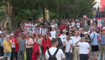 Nis dita e 29-të e protestës, qytetarët mblidhen para Kryeministrisë