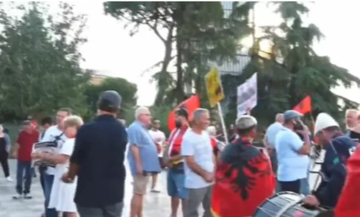 Nis protesta e 24 në Tiranë, kërkohet largimi i qeverisë dhe dorëheqja e Ramës