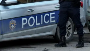 Një autobus sulmohet me armë zjarri në Malishevë, arrestohet i dyshuari dhe sekuestrohet një armë