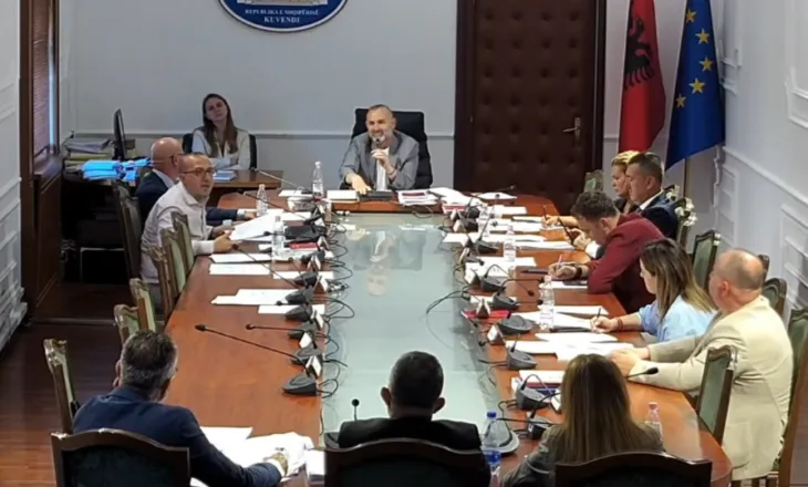 “Një prokuror në Tiranë ka 600 dosje”, KLGJ e KLP ngrenë shqetësimin për mungesë gjyqtarësh e prokurorësh