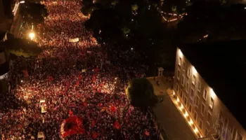 Nuk janë të nxitur nga Irani, as nga algoritmet, janë shqiptarë të revoltuar