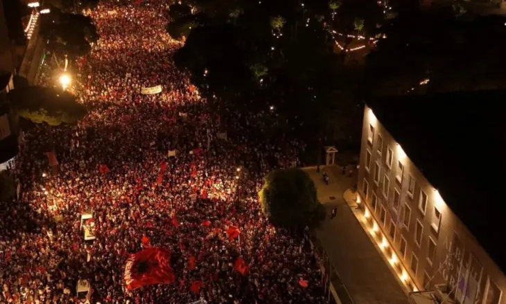 Nuk janë të nxitur nga Irani, as nga algoritmet, janë shqiptarë të revoltuar