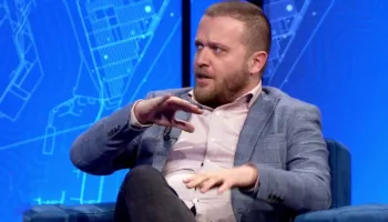 “Nuk shes bindjet për duartrokitje!”/ Mesazhi i fortë i Ardit Bidos pas përplasjes me protestuesit