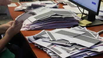 Numërimi në Kosovë drejt fundit, “Vetëvendosje” siguron 53 deputetë, sfidë mbetet zgjedhja e Presidentit