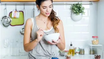 Nutricionistja zbulon mëngjesin që zvogëlon urinë dhe parandalon ngrënien e ushqimeve të lehta