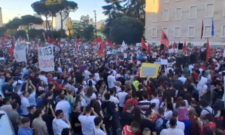 “O ne, o ti, Rame”/ Qytetarët: Nesër e gjithë Shqipëria në Tiranë. Protestë deri në largimin e kryeministrit!