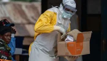 OBSH: Shpërthimi i Ebolës në Afrikë mund të jetë ndër më të mëdhenjtë në histori