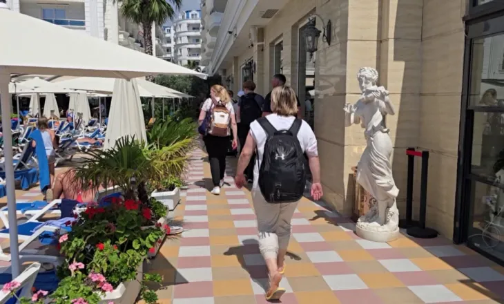 Operatorët turistikë në protestë, paralajmërojnë pasoja nëse protestat kundër investimit në Zvernec vijojnë gjatë verës