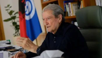 Opozita tërhiqet nga protesta kombëtare! Berisha: Nuk rivalizojmë tubimin në Bulevard…