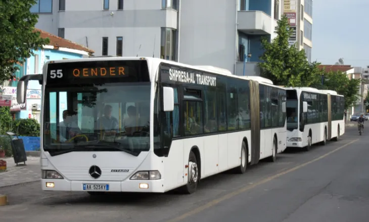 Pagesat me kartë në urban, ekspertët: Menaxhimi publik ul kostot dhe shmang rritjen e biletës