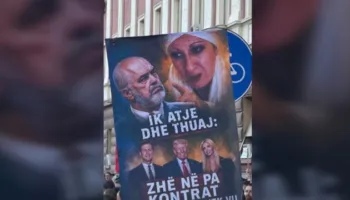 Pankartat në protestë, ironizon Rama: Ato më të “nxehtat” s’i postoj dot