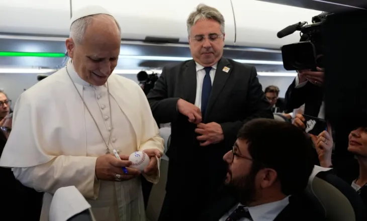 “Papa është me të gjithë, por…”/ Ati i Shenjtë shuan dilemat dhe zbulon skuadrën që mbështet në Spanjë