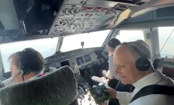 Papa Leoni në kabinën e pilotit, pamjet nga fluturimi mbi Spanjë bëhen virale