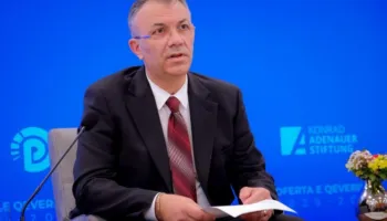 Parkimi me pagesë në Durrës/ Deputeti Igli Cara: Vendim absurd! Qyteti po bëhet dita-ditës i pajetueshëm