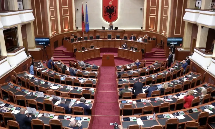 Parlamenti debat për “Zvërnecin”, shumica dhe opozita shkëmbejnë akuza për protestat dhe investimin
