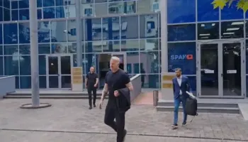 Pas 5 orësh e gjysmë marrje në pyetje/ Ish-drejtori i Milanit Igli Tare, del gojëkyçur nga Prokuroria e Posaçme