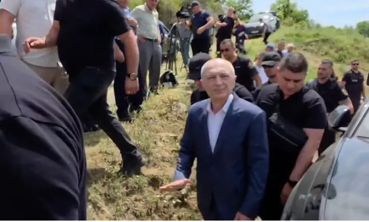 Pas ceremonisë mortore të babait, Ilir Meta largohet nga Çepani! Rikthehet në burgun 313