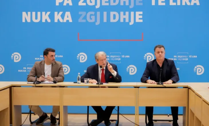Pas përplasjeve mes anëtarëve të FRPD-së dhe Lëvizjes Bashkë, Berisha porosi mbështetësve: Shkoni në protestë pa simbole të PD-së