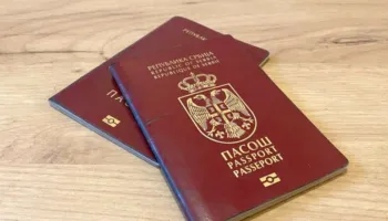 Pasaportat që shqetësojnë Brukselin, si po u hap Serbia dyert rusëve të sanksionuar në emër të “interesit kombëtar”…
