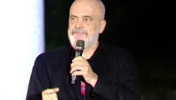 “Patriotizmi nuk është tek sharjet ndaj meje”/ Rama: Kur ne socialistët organizoheshim për protesta, shumë njerëz i kërcënonin me vendin e punës