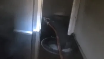 Përfshihet nga flakët apartamenti në Vlorë, shkak shkëndija elektrike