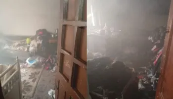 Përfshihet nga flakët një banesë në Pogradec, shkrumbohet një nga dhomat
