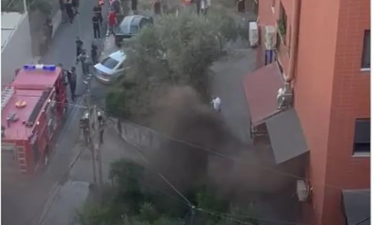 Përfshihet nga flakët një garazh pranë “Vila L” në Astir/ Nisin hetimet për shkaqet e zjarrit