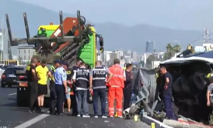Përmbysja e furgonit/ Ministria e Shëndetësisë: 7 prej tyre 12 personave janë në gjendje të rëndë