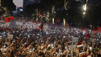“Përpjekje e qeverisë për të mjegulluar të vërtetën”/ Politologu: ‘Zvërneci’ është më shumë operacion politik sesa…
