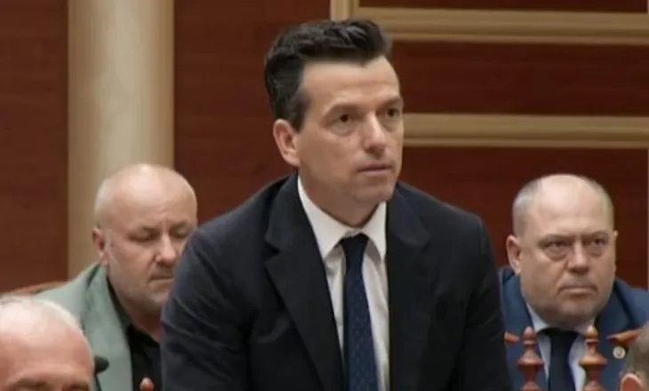 Përplasja me ministrin Malaj në Kuvend, Etika përjashton 30 ditë Agron Shehaj