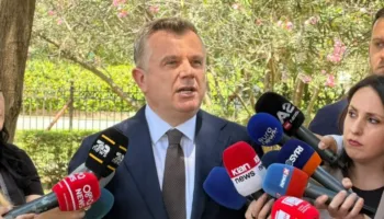 Petro Koçi shpërtheu kundër Ballukut, Balla: Ditë të nxehta, secili ka këndvështrimin e vet
